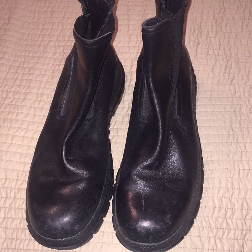 Bass leather boots. Good condition